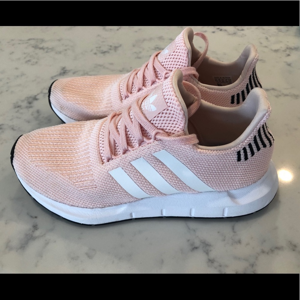 Adidas Swift Run X Pink Sneakers 7.5